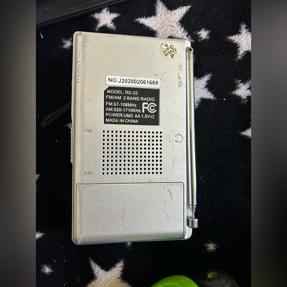 Portable AM/FM Band Radio by Sunflash - Picture 7 of 7